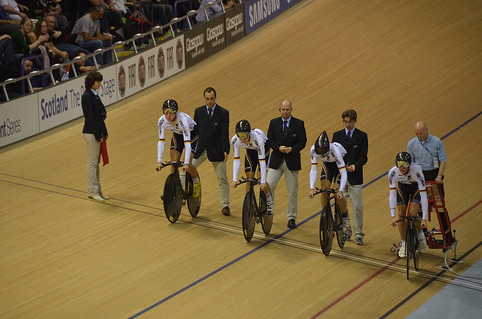 Illustration: Technik: Körperposition und Kurbelwinkel für maximale Kraft