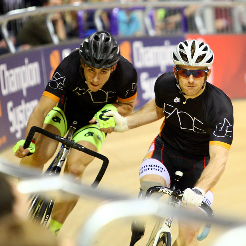 Illustration: Wie beeinflusst die Überhöhung die Linienwahl und Fahrtechnik?